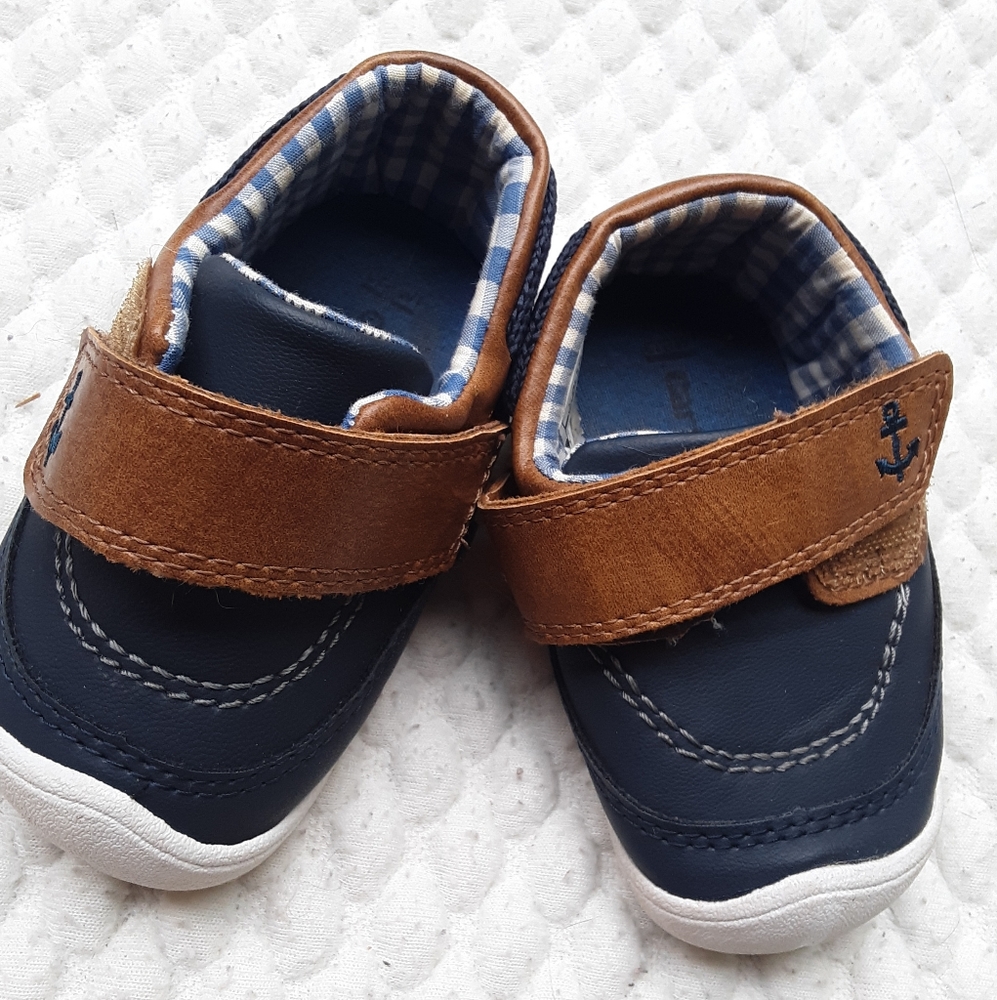Carter's boys shoes size 3